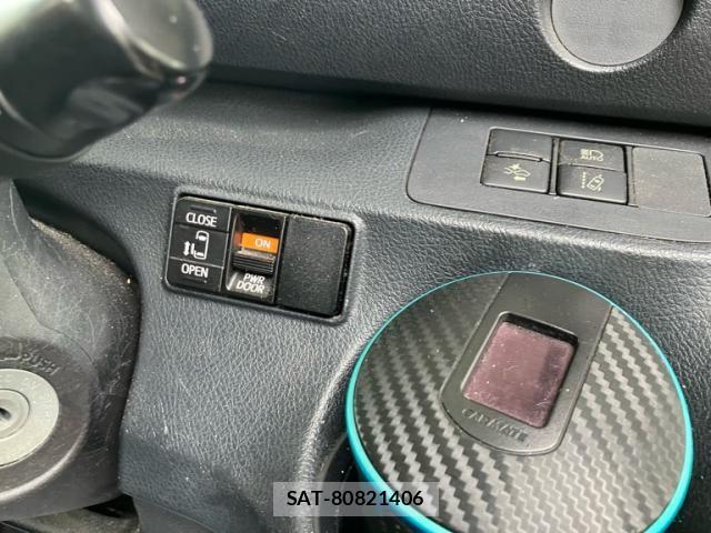 Toyota SIENTA 2017-12 8372188-16