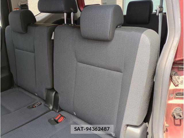 Toyota SIENTA 2015-09 8372187-11