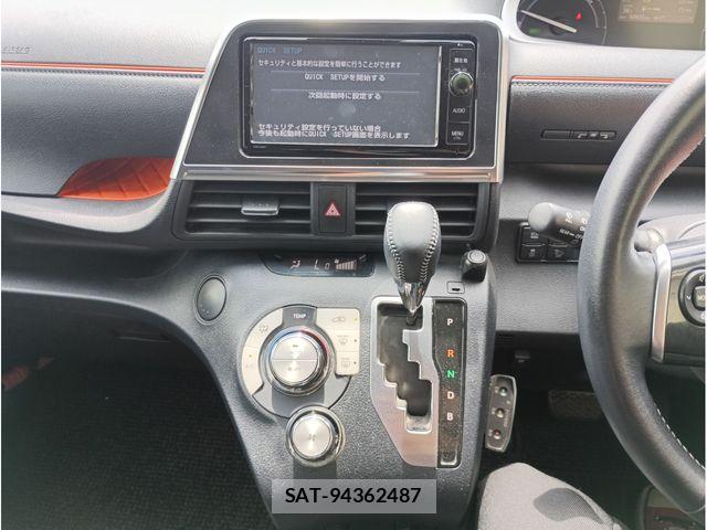 Toyota SIENTA 2015-09 8372187-15