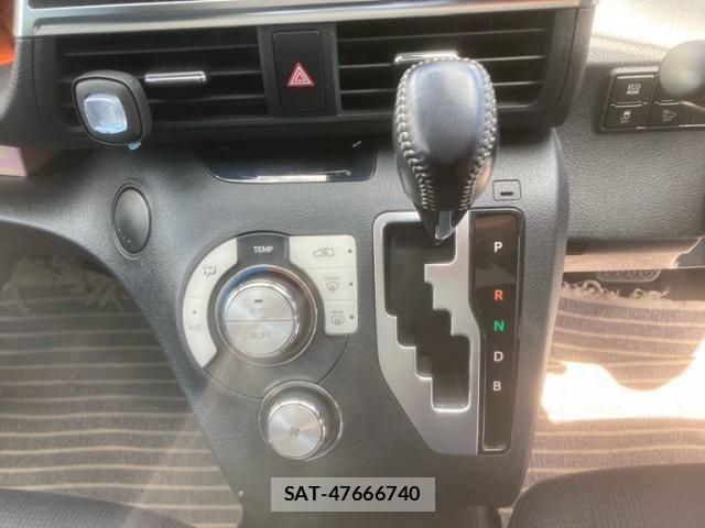 Toyota SIENTA 2016-09 8414972-19