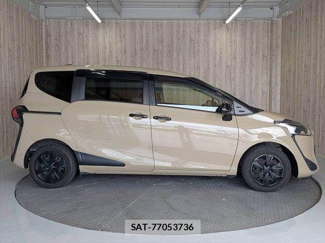 Toyota SIENTA 2020-08 8414968-15