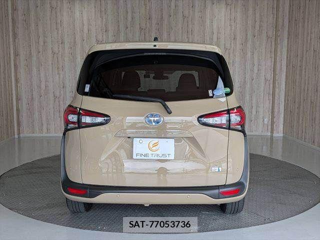 Toyota SIENTA 2020-08 8414968-16