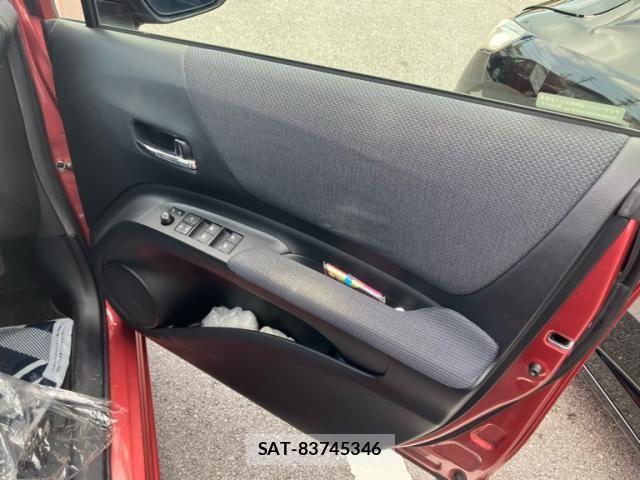 Toyota SIENTA 2016-02 8414974-11