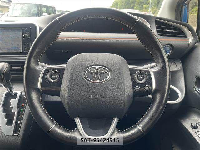 Toyota SIENTA 2015-10 8438397-10