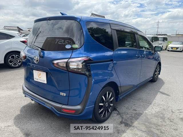 Toyota SIENTA 2015-10 8438397-17