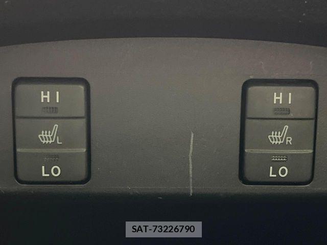 Toyota SIENTA 2018-06 8438894-6