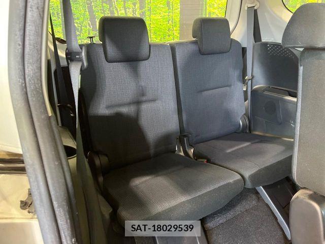 Toyota SIENTA 2016-07 8438897-9