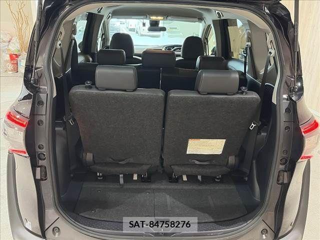 Toyota SIENTA 2018-03 8438898-11