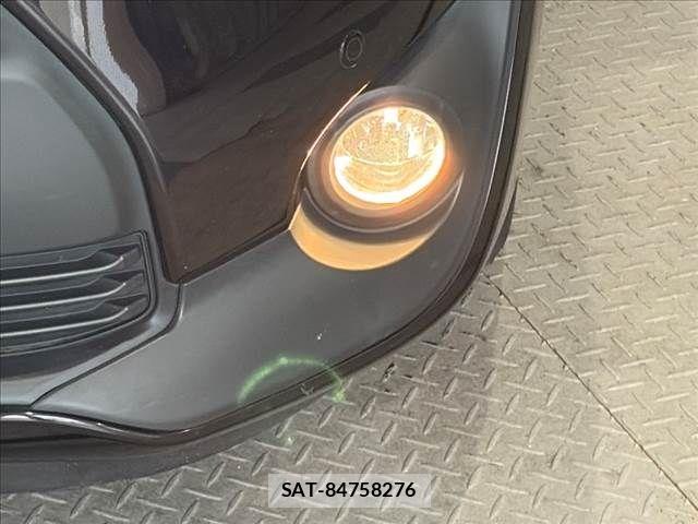 Toyota SIENTA 2018-03 8438898-14