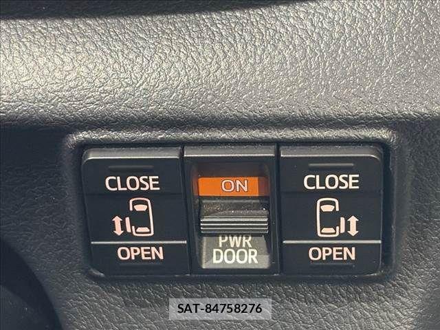 Toyota SIENTA 2018-03 8438898-6