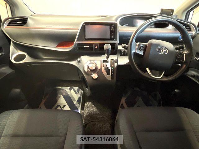 Toyota SIENTA 2016-02 8458431-1