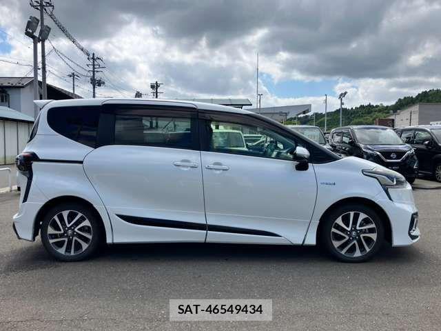 Toyota SIENTA 2015-11 8458429-17