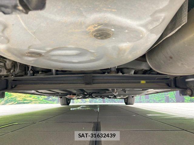 Toyota SIENTA 2016-01 8527383-18