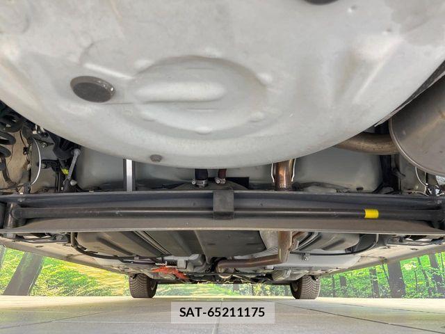 Toyota SIENTA 2018-10 8527381-18
