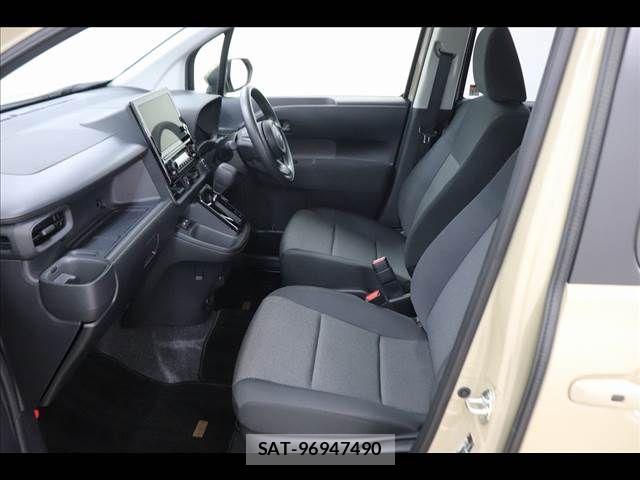 Toyota SIENTA 2024-08 8527378-10