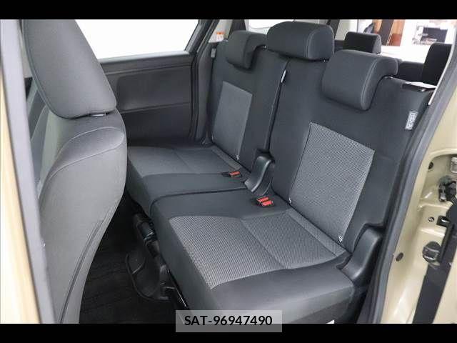 Toyota SIENTA 2024-08 8527378-11