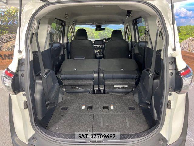 Toyota SIENTA 2015-11 8527385-11