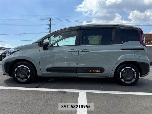 Toyota SIENTA 2022-09 8563546-10