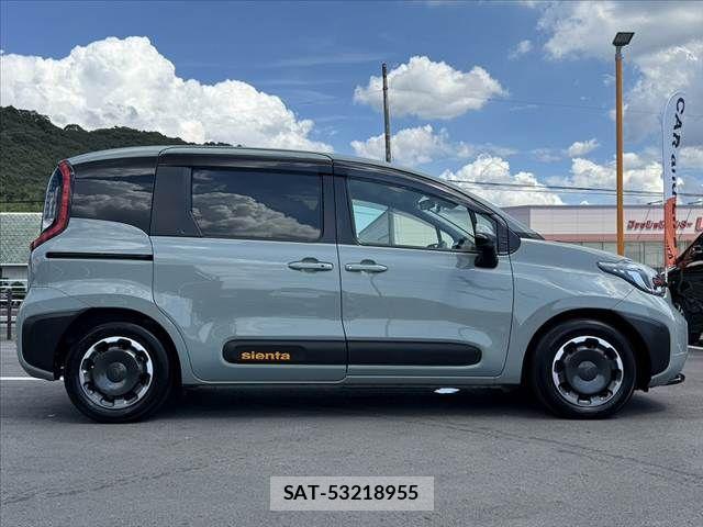 Toyota SIENTA 2022-09 8563546-11