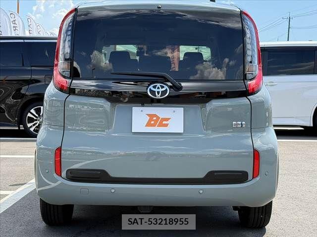 Toyota SIENTA 2022-09 8563546-13