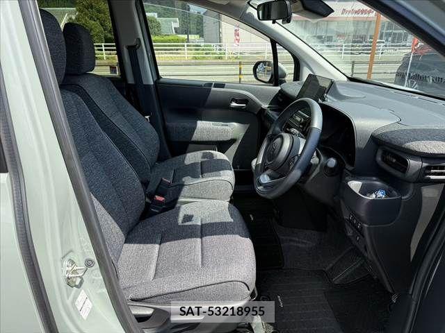 Toyota SIENTA 2022-09 8563546-15