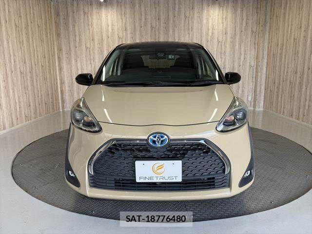 Toyota SIENTA 2019-09 8563549-13