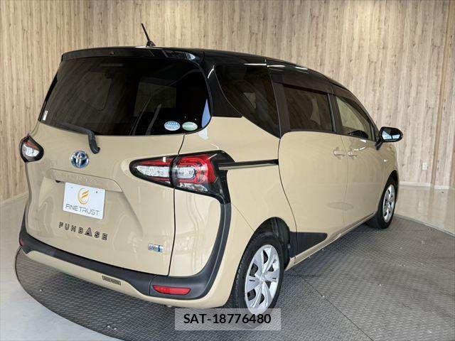Toyota SIENTA 2019-09 8563549-16