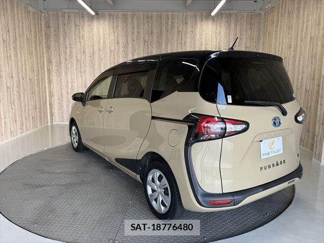 Toyota SIENTA 2019-09 8563549-18