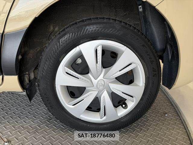 Toyota SIENTA 2019-09 8563549-26