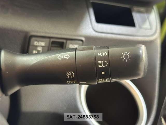 Toyota SIENTA 2015-09 8563548-11