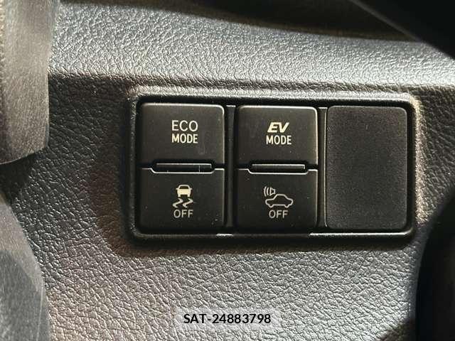 Toyota SIENTA 2015-09 8563548-15