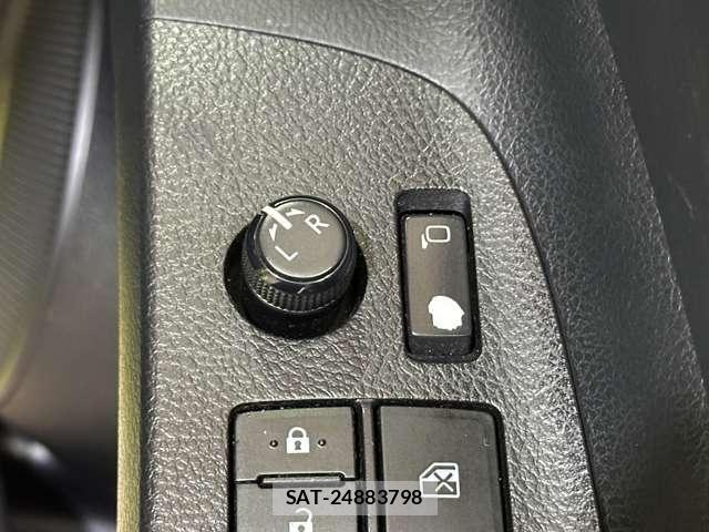 Toyota SIENTA 2015-09 8563548-16