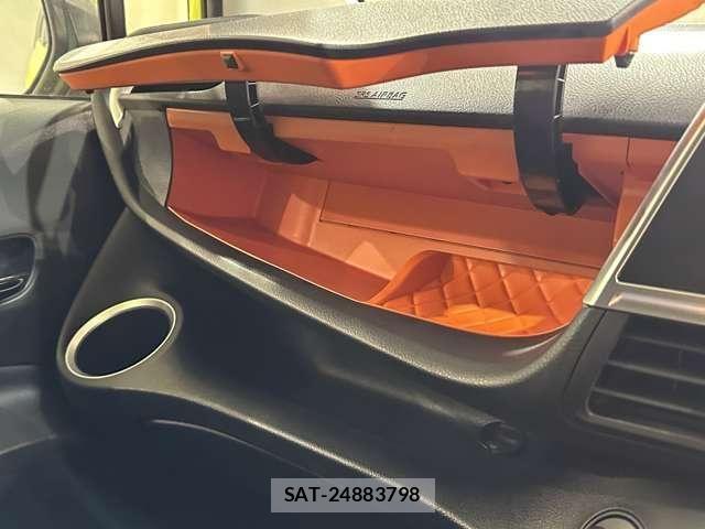 Toyota SIENTA 2015-09 8563548-25