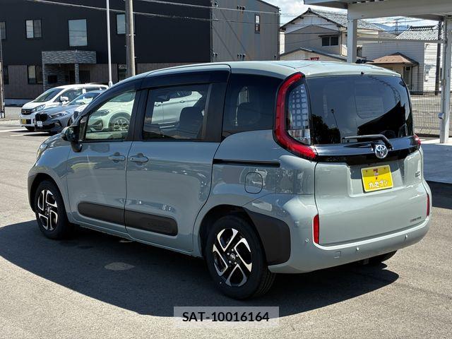 Toyota SIENTA 2023-10 8563545-9