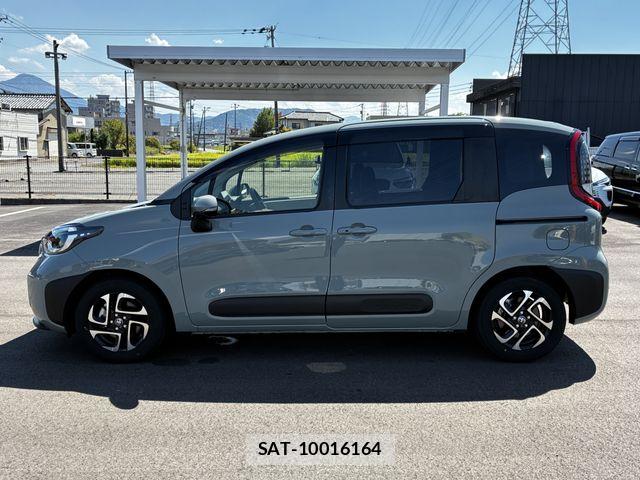 Toyota SIENTA 2023-10 8563545-10