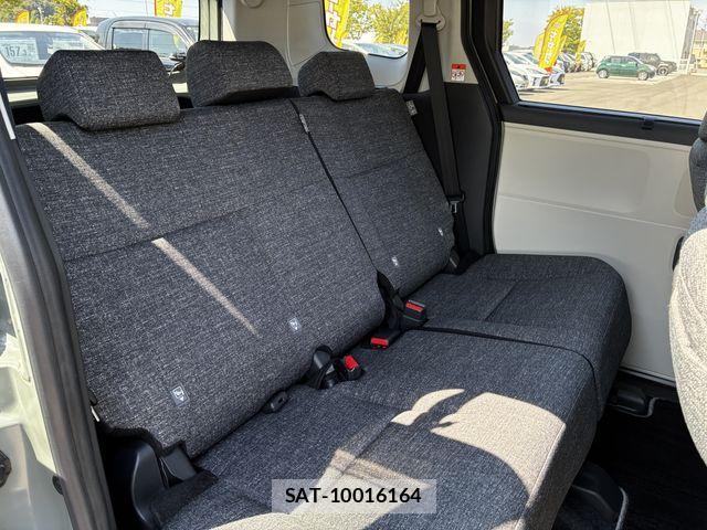 Toyota SIENTA 2023-10 8563545-14