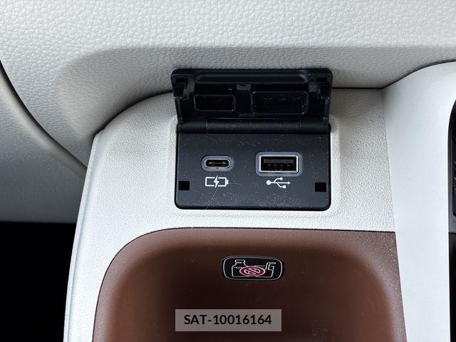 Toyota SIENTA 2023-10 8563545-19