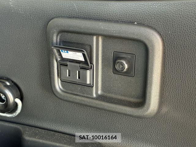 Toyota SIENTA 2023-10 8563545-26
