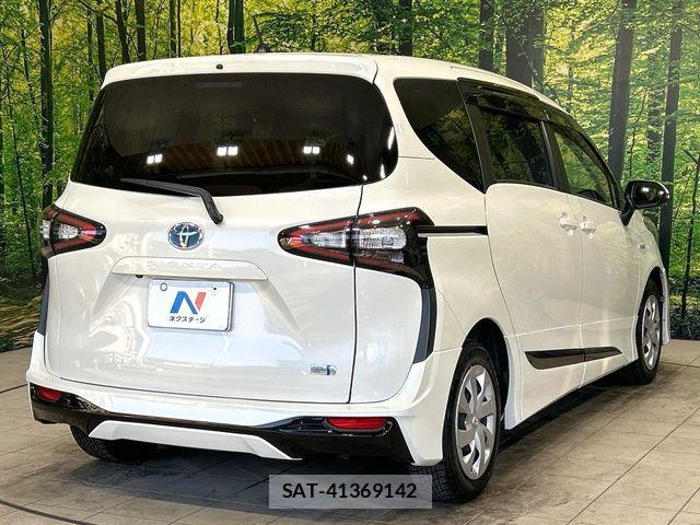 Toyota SIENTA 2017-06 8628903-17