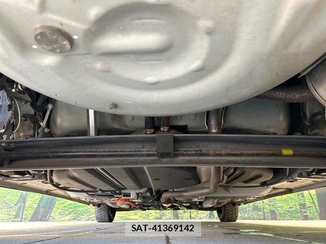 Toyota SIENTA 2017-06 8628903-19