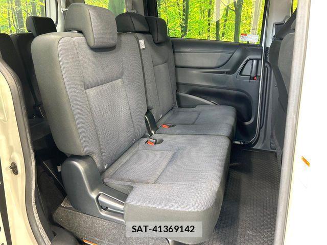 Toyota SIENTA 2017-06 8628903-8