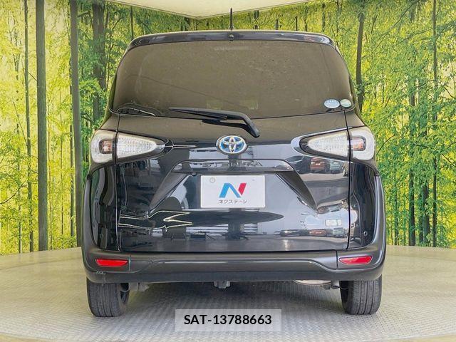 Toyota SIENTA 2017-08 8628906-15