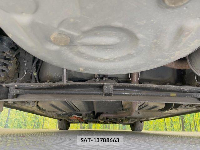 Toyota SIENTA 2017-08 8628906-18