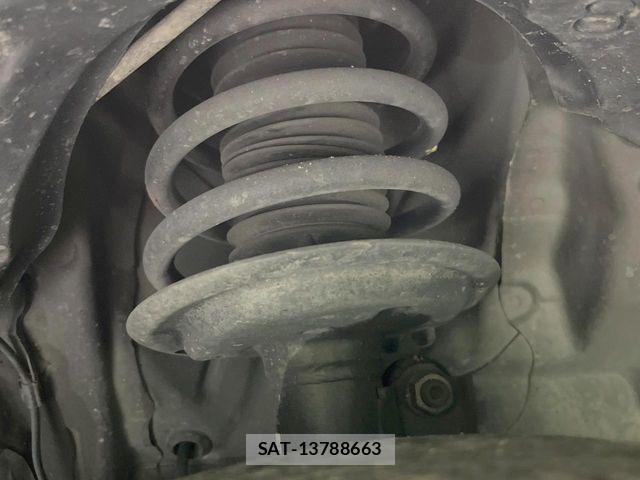Toyota SIENTA 2017-08 8628906-19