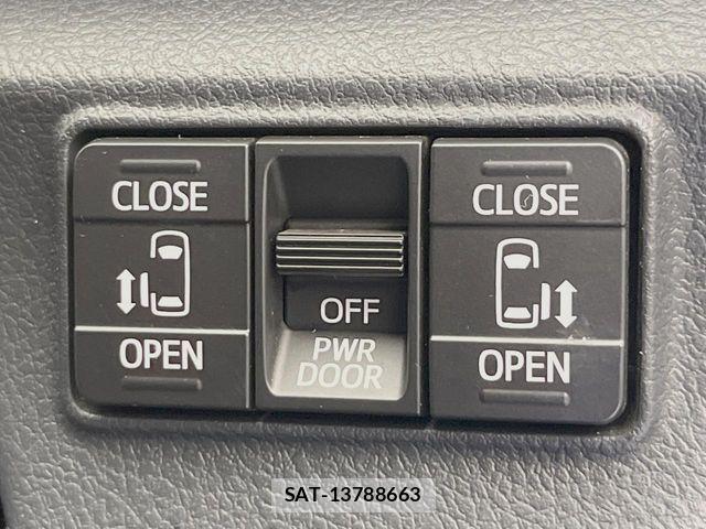 Toyota SIENTA 2017-08 8628906-4