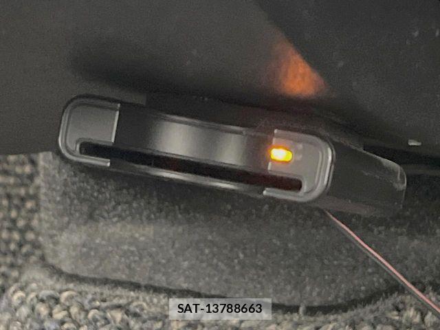 Toyota SIENTA 2017-08 8628906-5