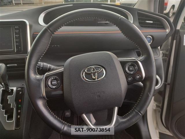 Toyota SIENTA 2016-01 8628905-18