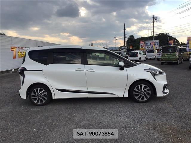 Toyota SIENTA 2016-01 8628905-3