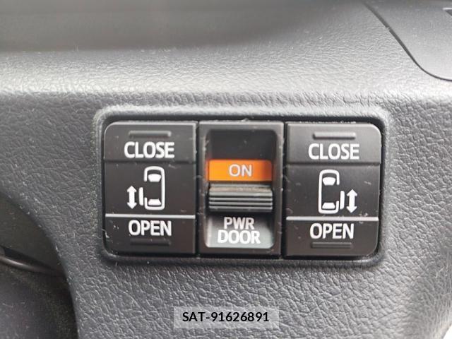 Toyota SIENTA 2017-12 8628901-14