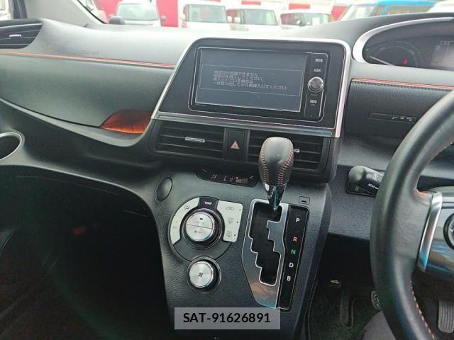 Toyota SIENTA 2017-12 8628901-16